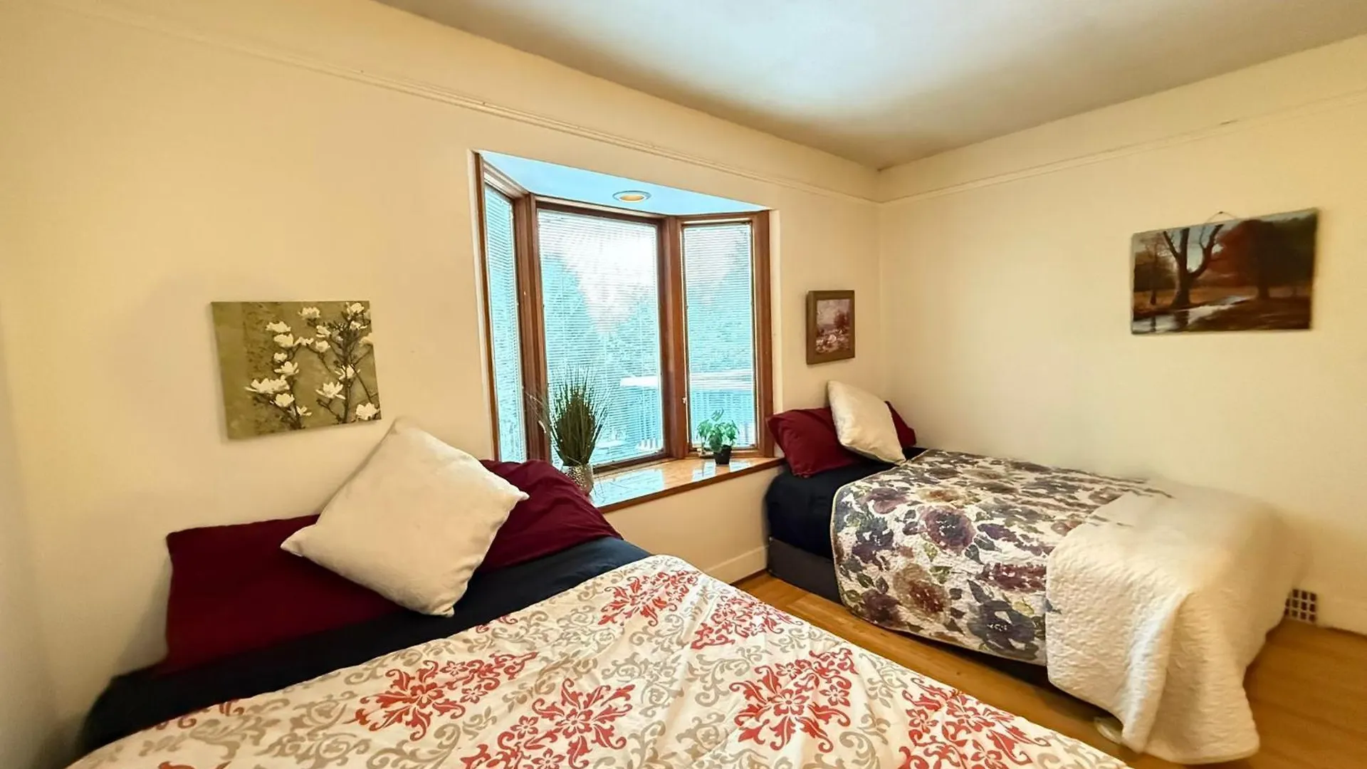Vancouver Cozy Room- Near Kits Beach, Downtown & Ubc