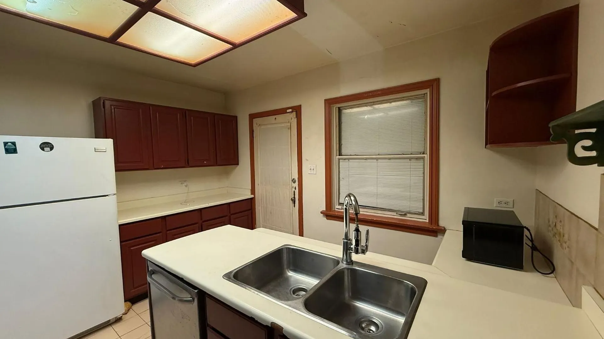 Homestay Vancouver Cozy Room- Near Kits Beach, Downtown & Ubc